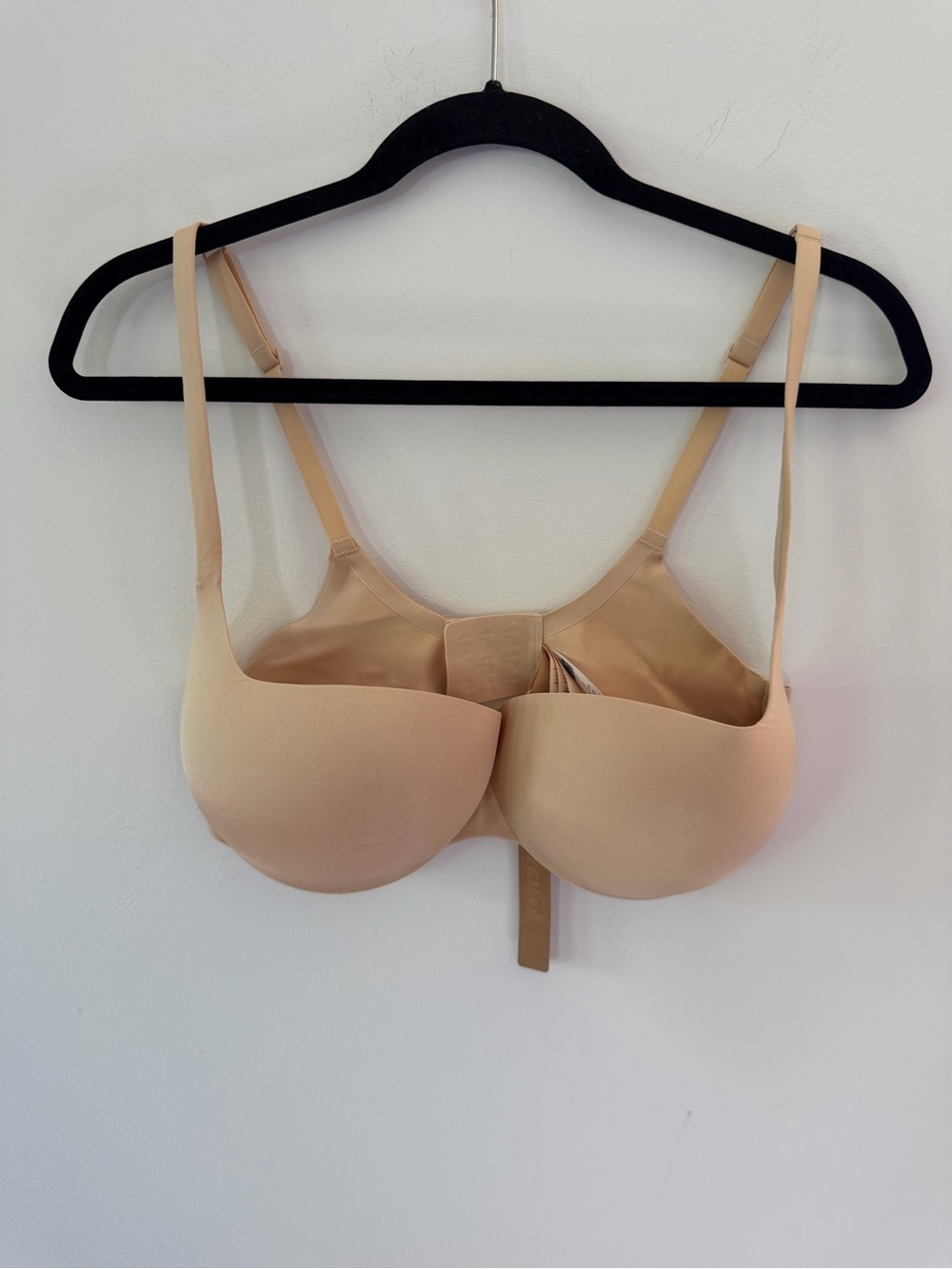 SKIMS Beige Nude Smooth Molded Underwire Bra